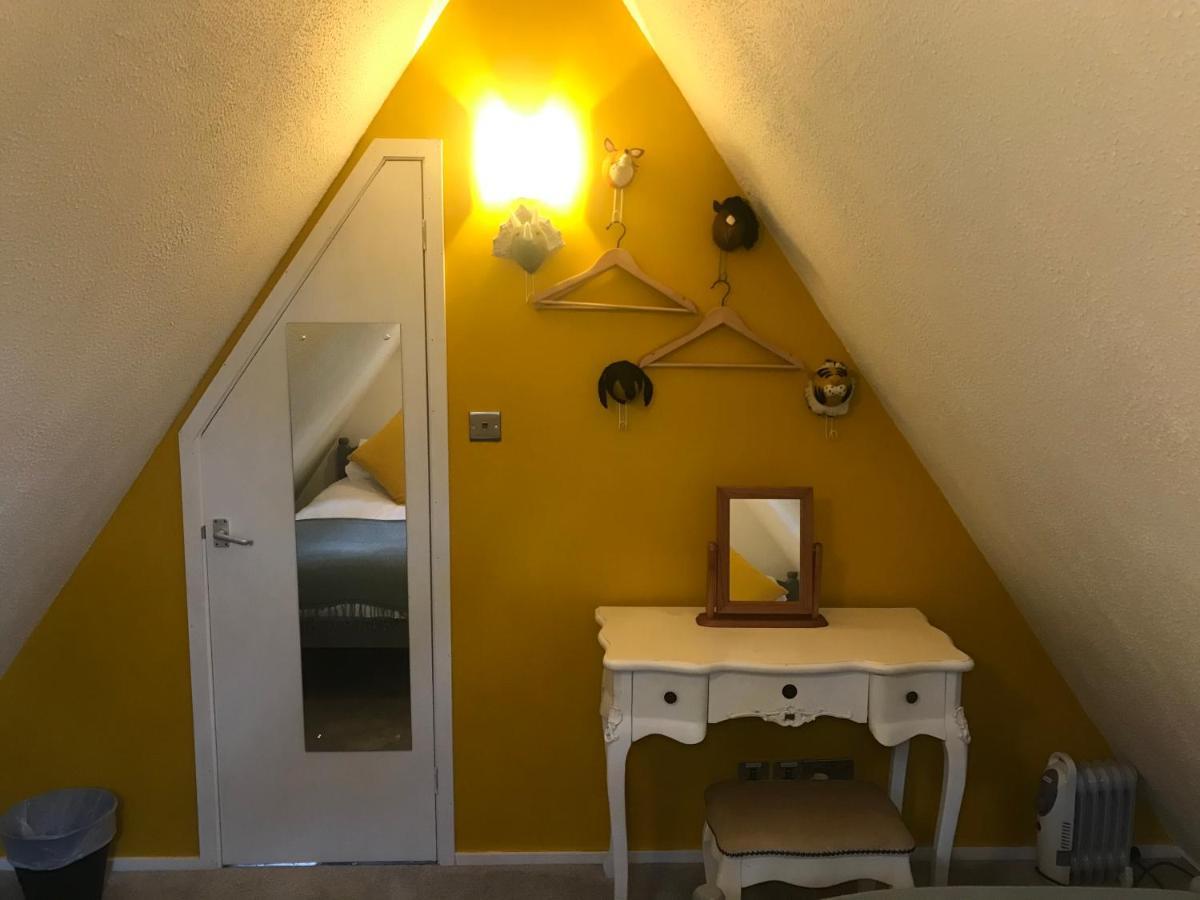 Foxes Sea Side Retreat Deluxe Chalet Is A Lovely Holiday Home Tucked Away On The Kent Coast Kingsdown  外观 照片