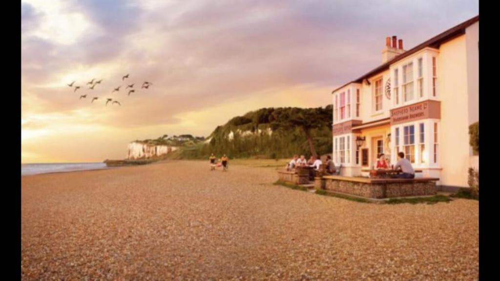 Foxes Sea Side Retreat Deluxe Chalet Is A Lovely Holiday Home Tucked Away On The Kent Coast Kingsdown  外观 照片