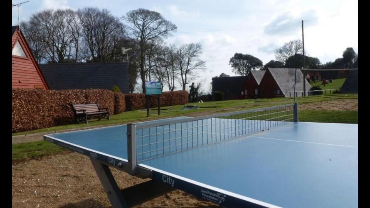 Foxes Sea Side Retreat Deluxe Chalet Is A Lovely Holiday Home Tucked Away On The Kent Coast Kingsdown  外观 照片